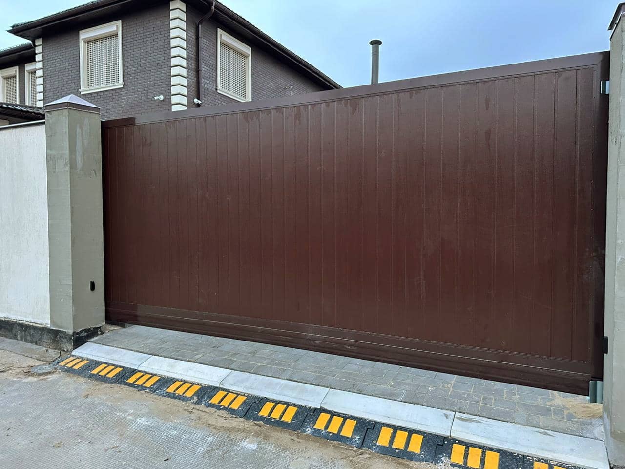 Уличные ворота DoorHan в Рязани с установкой